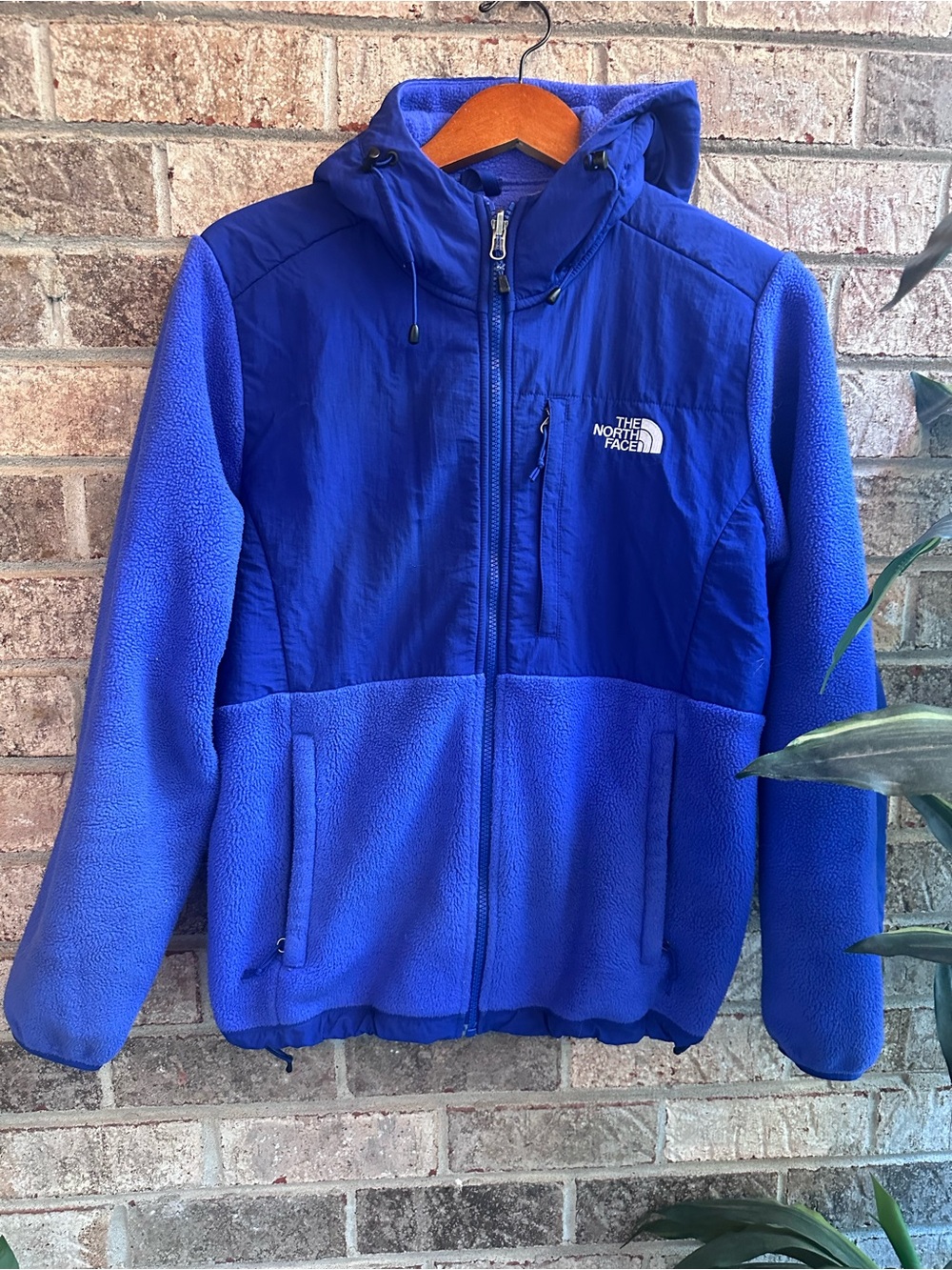 The North Face women’s Blue Hooded Polartec Fleece Jacket Large